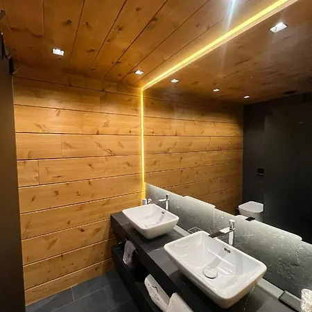 Lux 12 Chalet *
