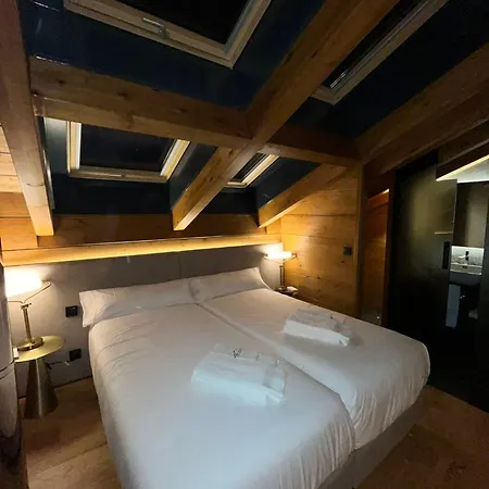 Lux 12 Chalet