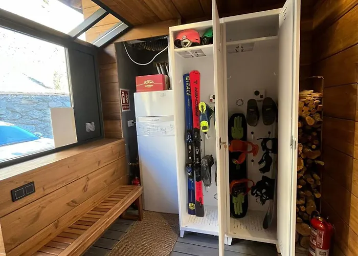 Lux 12 סיירה נבדה